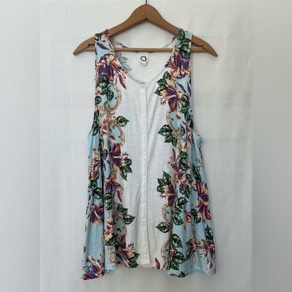 Akemi & kin Light Blue and white Floral Button-Front Tank Top with Leaf Accents